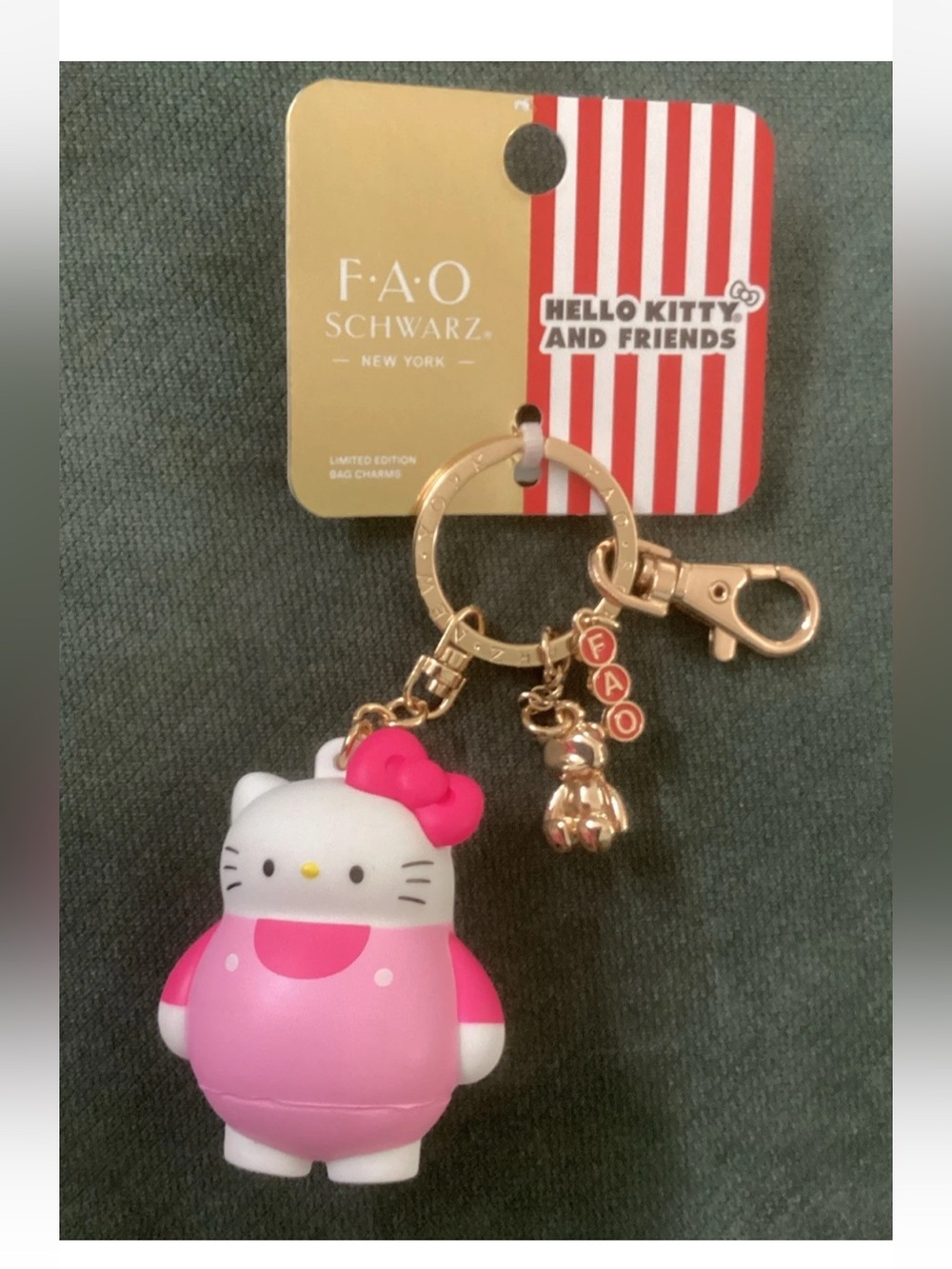 NWT FAO Schwarz Hello Kitty Pink and White Bag Charm Keychain